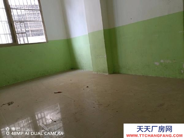 贛州市瑞金機(jī)加工廠房 六中對(duì)面，紅井北安置區(qū)，臨街店面的第二層