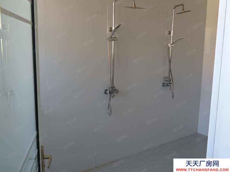 承德 開發(fā)區(qū)(肉制品廠房出租) 占地20畝 建筑用地 房屋2000平 交通便利 空氣能地暖