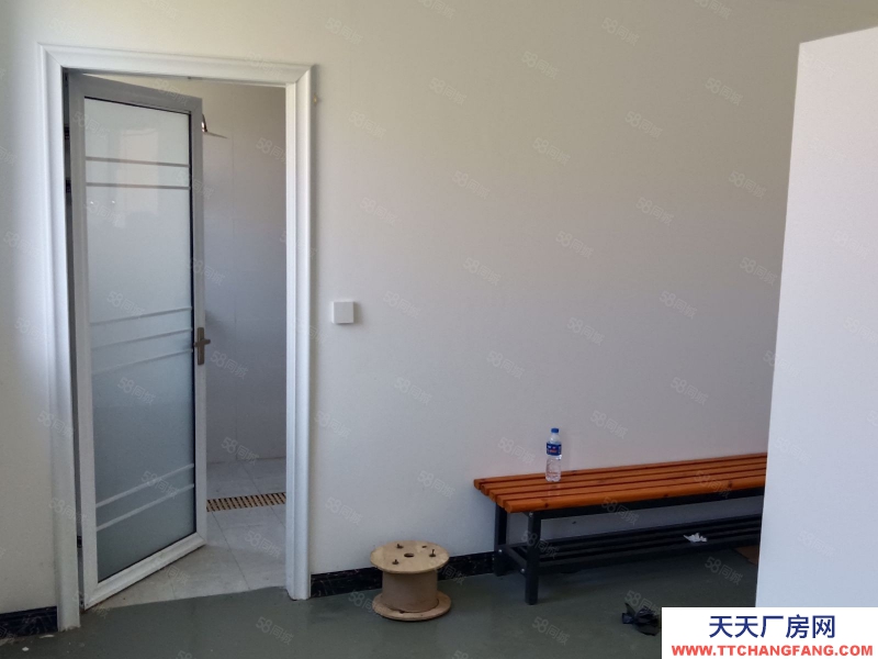 承德 開發(fā)區(qū)(肉制品廠房出租) 占地20畝 建筑用地 房屋2000平 交通便利 空氣能地暖