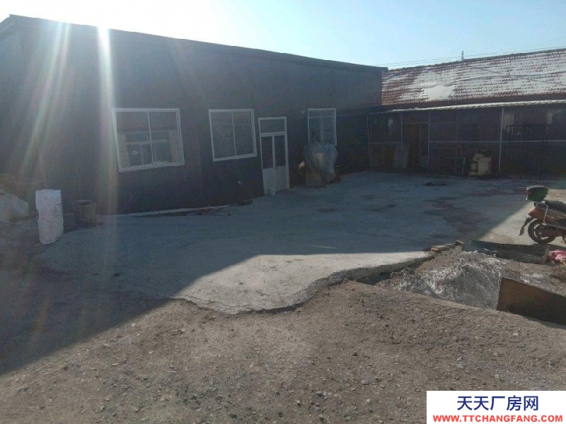 承德 平泉(出售) 以前猴山溝村村部，買了沒啥用，現在急用錢處理，可以分開出售