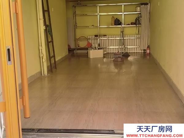 愛輝出售出租榮耀世紀地上車庫22平方，已裝修