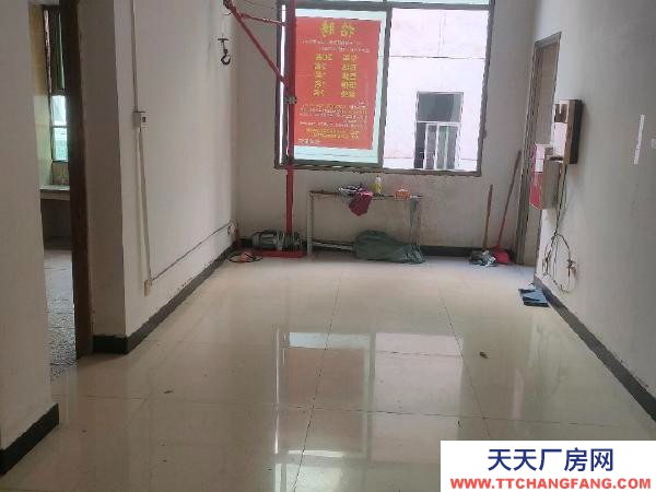 贛州市于都金制衣廠 原制衣廠房二樓，可作寫字樓辦公（具體情況線下面談，電話聯(lián)系）