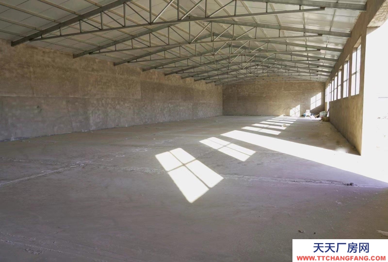 (出租) 體校東墻大暖水電手續(xù)齊全，可以進(jìn)大車(chē)，庫(kù)房