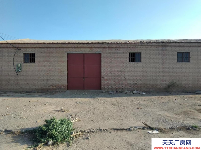 (出租) 庫房高四米，院地面用水泥鋪的后院彩鋼頂蓋好的羊圈，院墻用磚蓋