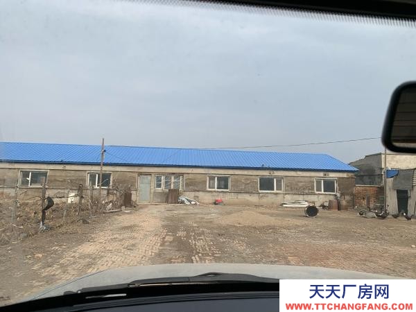 安達(dá)東十八里整個(gè)院面積一萬平，機(jī)修廠房面積2000平，可租可賣，