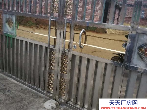 贛州市興國機加工廠房  價格面議！埠頭加油站往贛州方向三百 倉庫 300平米