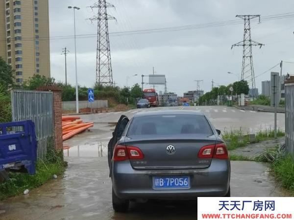 贛州市興國物資倉庫  兩室四門，大華成果里農(nóng)貿(mào)市場旁