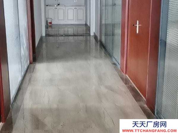 九江市德安機加工廠房  全新鋼結構廠房及一個鋼化玻璃廠打包出租。