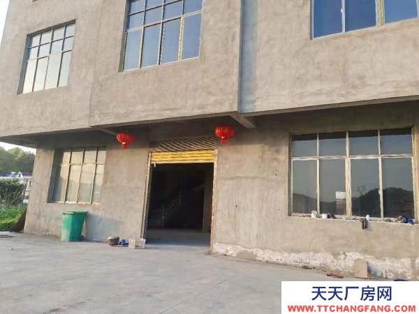 九江市德安機加工廠房 位于105國道旁交通便利，己通三相電四周有空地，獨棟私房