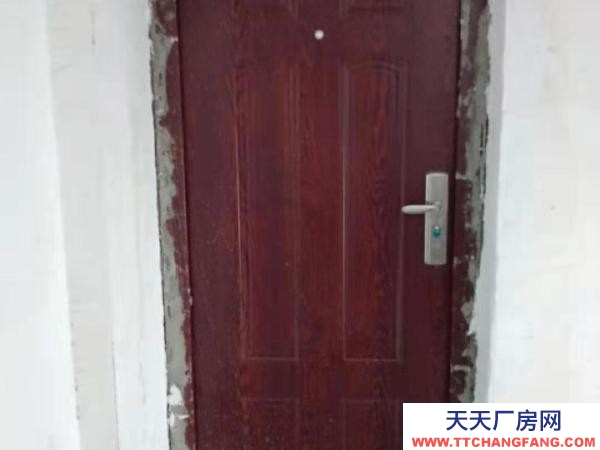 九江市彭澤物資倉庫 龍鼎大市場內，一至三層可全租或分層出租