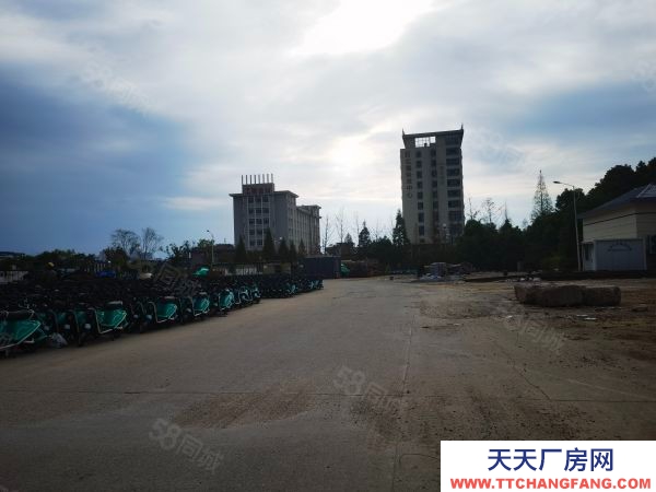 宜春市袁州肉制品廠房 硬化場地10000多平米出租，能進(jìn)大貨車，地段好，