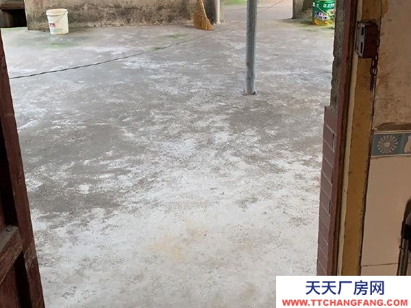 宜春市袁州機加工廠房  一屋200平米可做倉庫或小型加工廠，二樓可以住戶