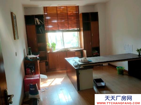 宜春市袁州醬腌菜廠房  廠區封閉式管理，24小時有保安值班。