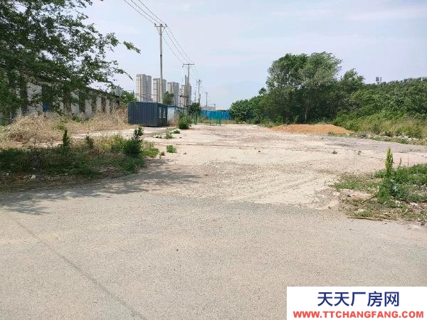 和平臨三環高速雪蓮街設備加工廠房，交通方便，有八十千瓦動力電