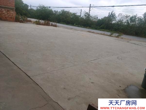 宜春市豐城物資倉庫  國(guó)道旁邊大小車出入方便