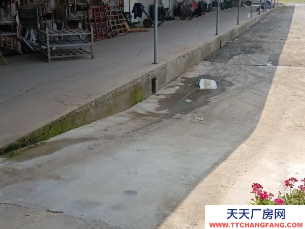 普蘭店 冷庫院內面積寬敞，鋁排制冷儲存蔬菜水果新鮮效果好