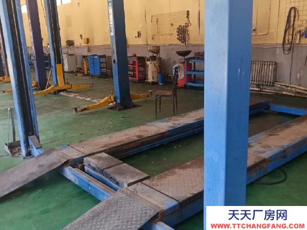 新撫汽車修配廠出租，設備齊全，臨近馬路位置好