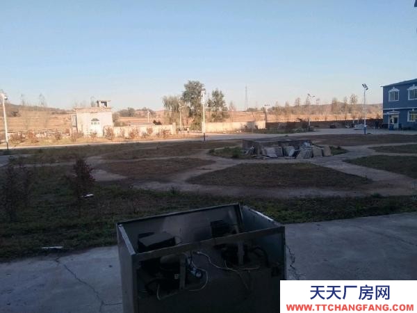 東洲有精裝修辦公室，庫房，有水井，有三相電。