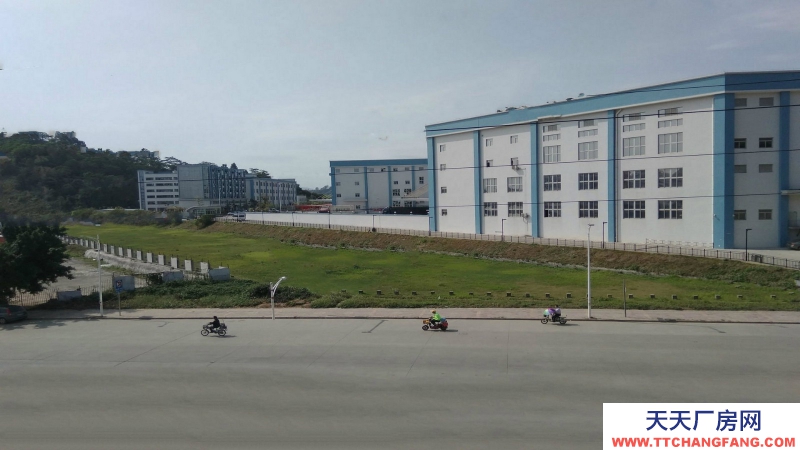 東莞市塘廈鎮(zhèn)１０１００平方三樓一層廠房出租
