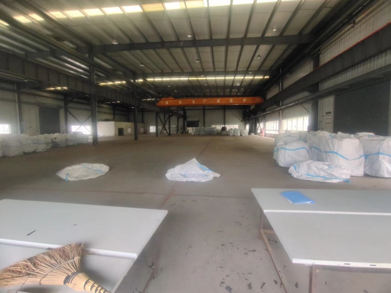 龍泉廠房出租 面積2600平 有獨(dú)棟辦公室 帶行車(chē)