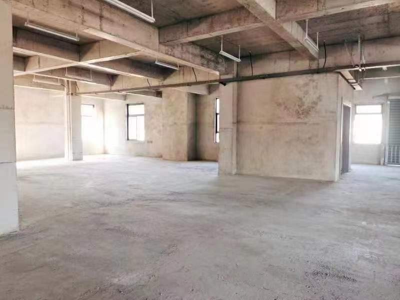 出售蕭山3000方廠房，首付210萬，緊鄰主城區(qū)，離杭州高速50米