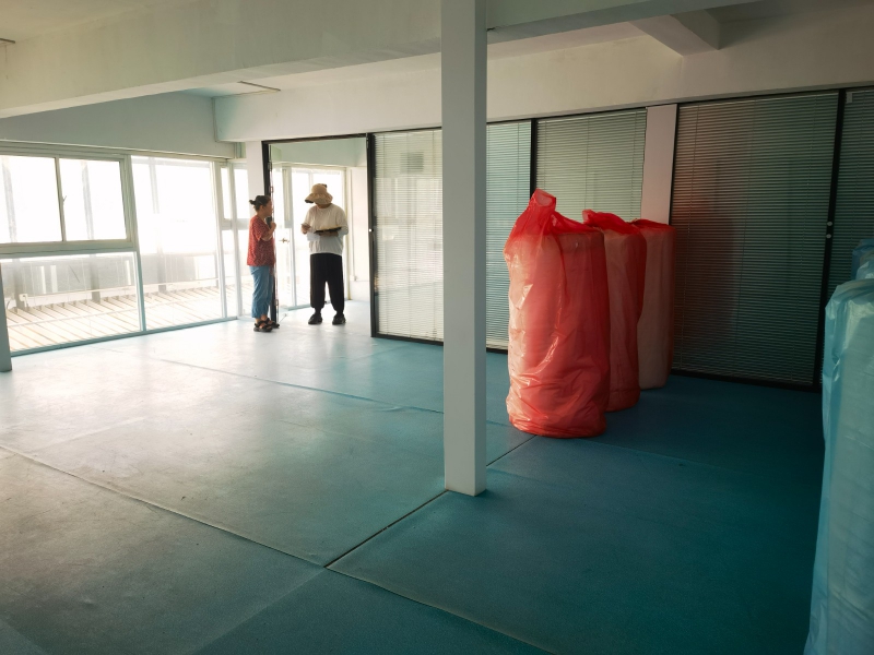 松江車(chē)墩二樓小面積辦公場(chǎng)地明亮有隔層