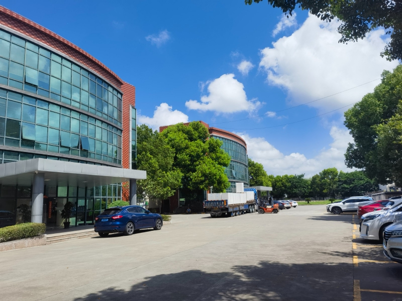 松江車(chē)墩二樓小面積辦公場(chǎng)地明亮有隔層