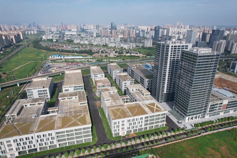 東廣人工智能谷，成華區三環邊龍潭功能區國資標準化廠房出租