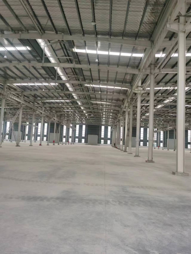 成都龍泉驛區黃土神龍汽車廠（中國二汽）旁，全新廠房出租