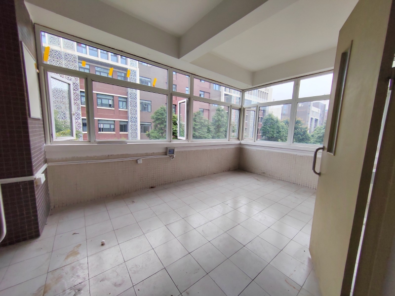 新年特惠特價!國家級孵化器,框架廠房,辦公研發(fā)生產都可,整層580平米