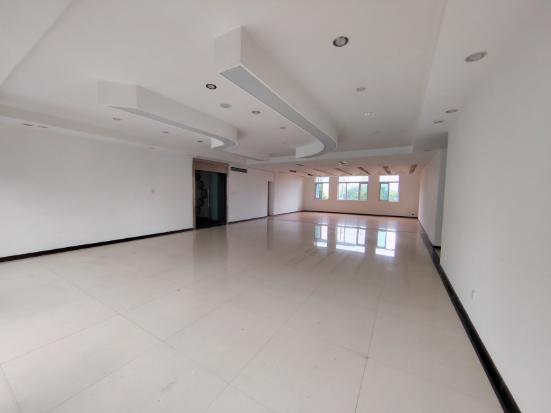 新年特惠特價!國家級孵化器,框架廠房,辦公研發(fā)生產都可,整層580平米