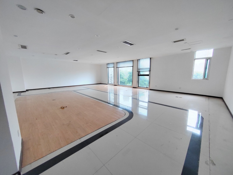 新年特惠特價!國家級孵化器,框架廠房,辦公研發(fā)生產都可,整層580平米