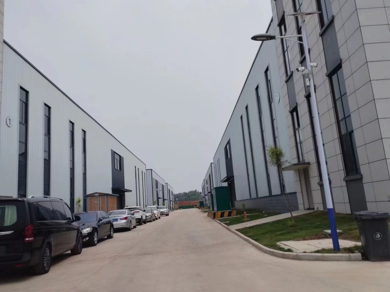 遂寧縱港智造城工業(yè)園區(qū)單層鋼結(jié)構(gòu)現(xiàn)廠房可租可售·50年產(chǎn)權(quán)即買即辦