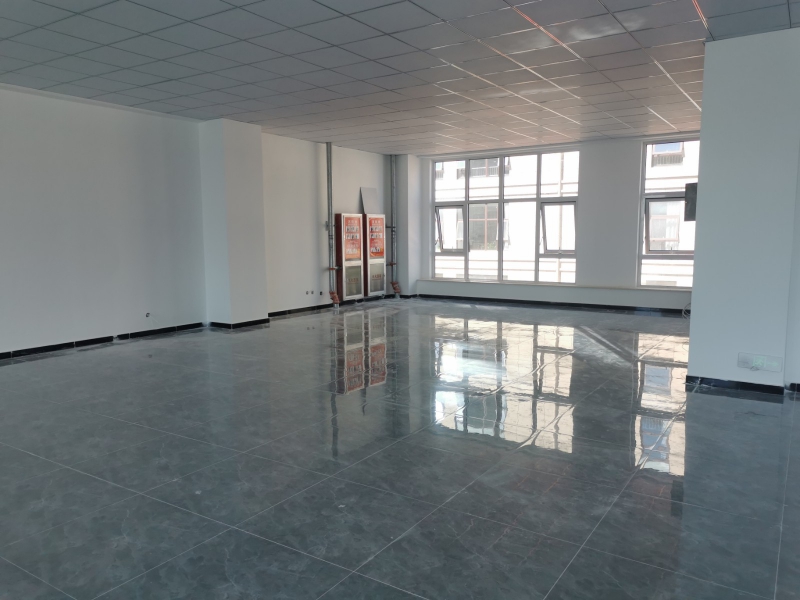 出售三河燕郊隆達(dá)產(chǎn)業(yè)園研發(fā)辦公樓660平