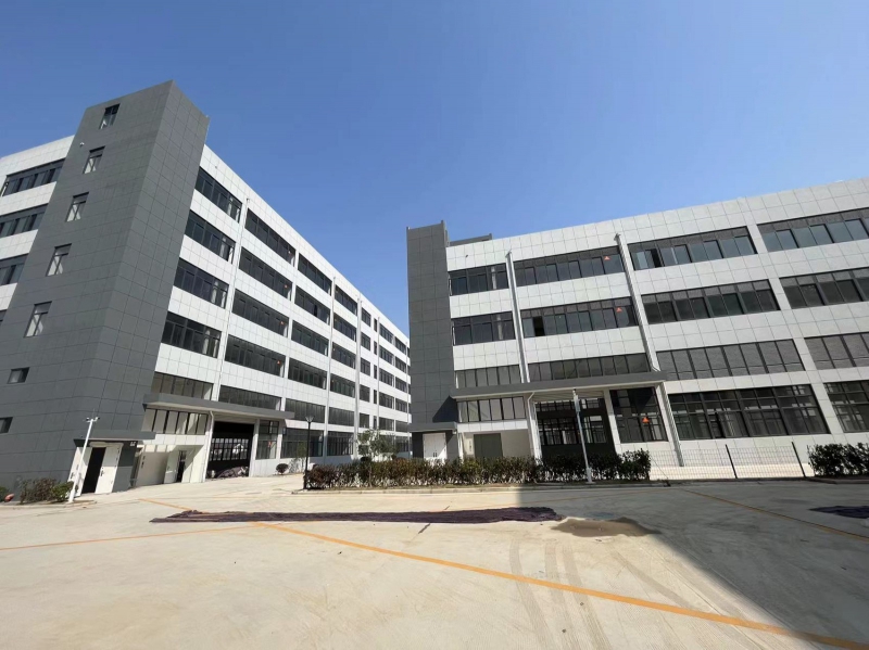 單層磚混結(jié)構(gòu)廠房 12米層高 跨度24米 獨(dú)門獨(dú)院 送院子