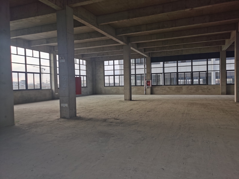 單層磚混結(jié)構(gòu)廠房 12米層高 跨度24米 獨(dú)門獨(dú)院 送院子