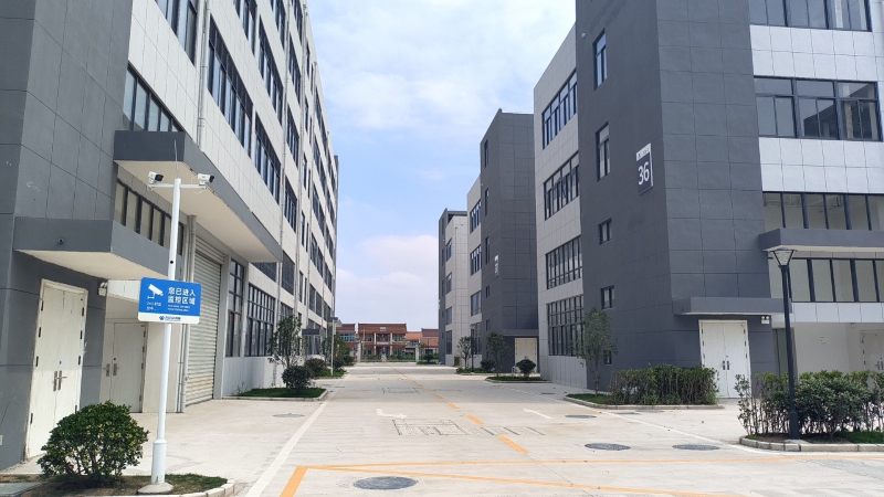 單層磚混結(jié)構(gòu)廠房 12米層高 跨度24米 獨(dú)門獨(dú)院 送院子