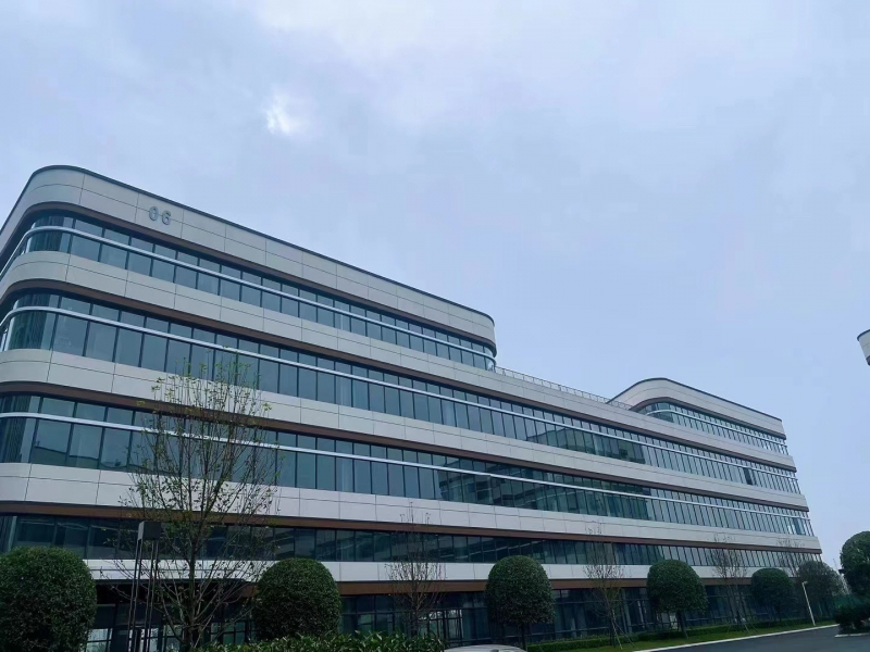 成都高新西區電子產業園辦公、研發、中試、生產一體，高品質成熟配套