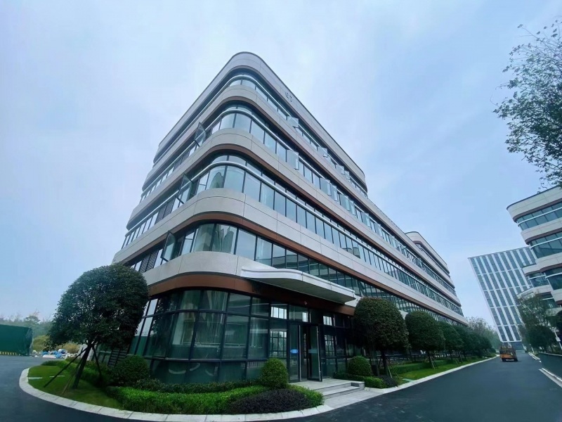 成都高新西區電子產業園辦公、研發、中試、生產一體，高品質成熟配套