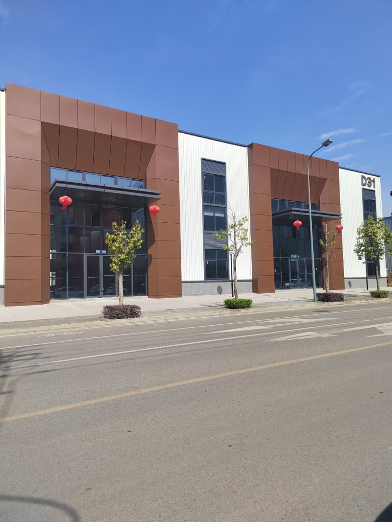 成都市內標準廠房出售，50年產權，可銀行按揭