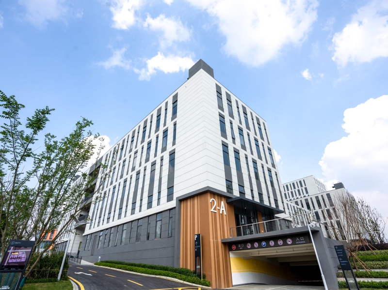 成華區(qū)龍?zhí)豆I(yè)園高洪地鐵站獨(dú)棟3200平廠房出租