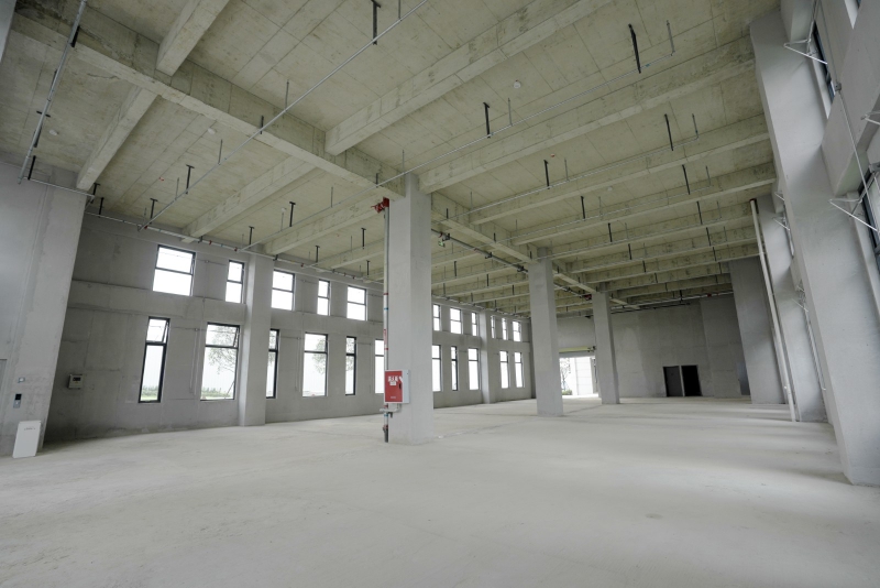 成華區(qū)龍?zhí)豆I(yè)園高洪地鐵站獨(dú)棟3200平廠房出租