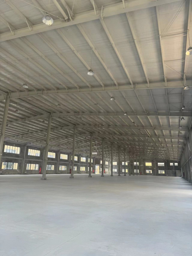 32000平米高標(biāo)準(zhǔn)廠房可分租，配套設(shè)施完善，環(huán)境好