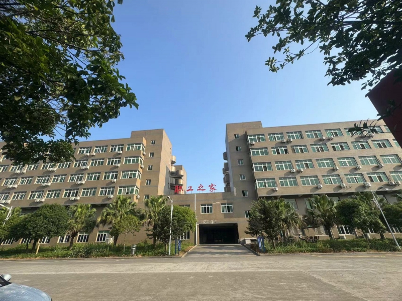 32000平米高標(biāo)準(zhǔn)廠房可分租，配套設(shè)施完善，環(huán)境好