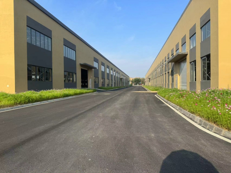 32000平米高標(biāo)準(zhǔn)廠房可分租，配套設(shè)施完善，環(huán)境好