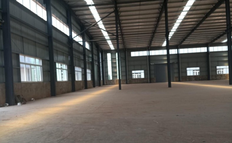 出租金堂大道行車4臺(tái)廠房2800平