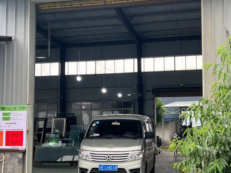 瀘州市藍田工業(yè)園區(qū)內(nèi) 機場路旁廠房出租 近二環(huán)路