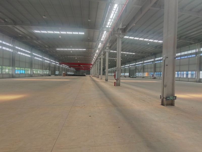 新津工業(yè)園旁 丙二類廠房10萬平 可分租 動力電足