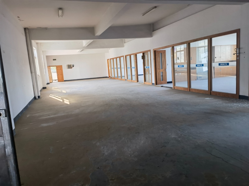 蕭山時(shí)代高架下235國道旁