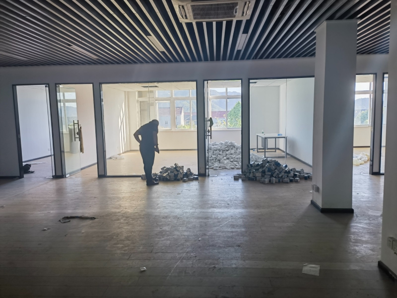 政府載體園區，可環評，面積大小均有，交通方便，生活配套齊全